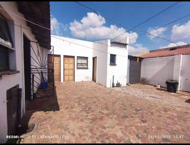 2 BEDROOM HOUSE FOR SALE IN DAVEYTON CENTRAL